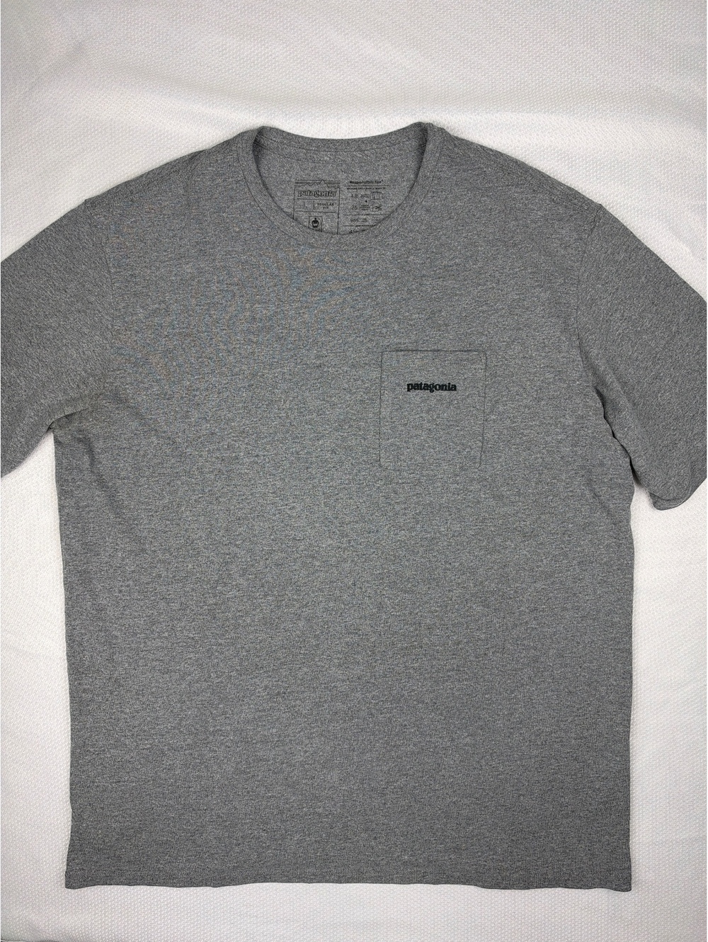 Patagonia Mens Large T Shirt with Pocket Regular Fit Grey Gray Cotton Blend